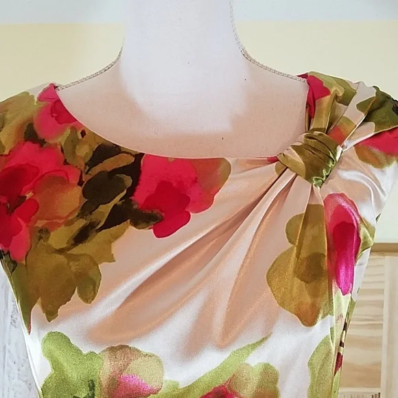 🌸🌱🌺 Floral Dress by Evan Piccone - Picture 3 of 6